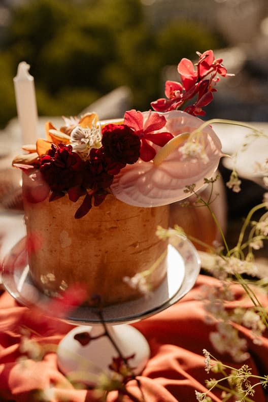 Wedding cake for paris elopement