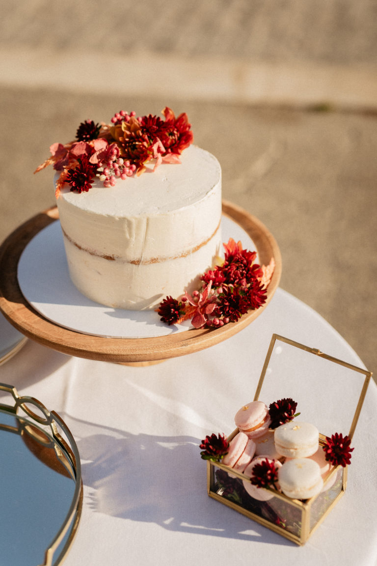 Wedding cake for paris elopement