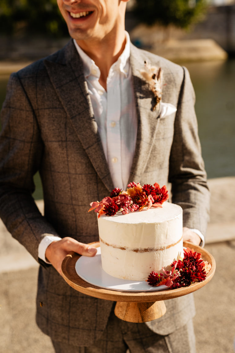 Wedding cake for paris elopement