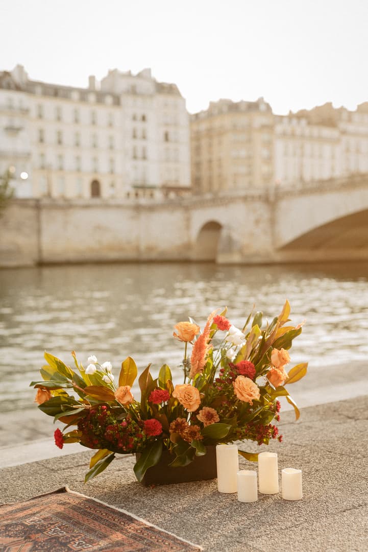 paris elopement wedding flower decoration seine river