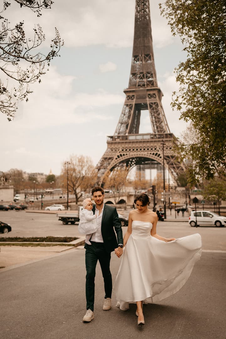 family portrait by tour eiffel