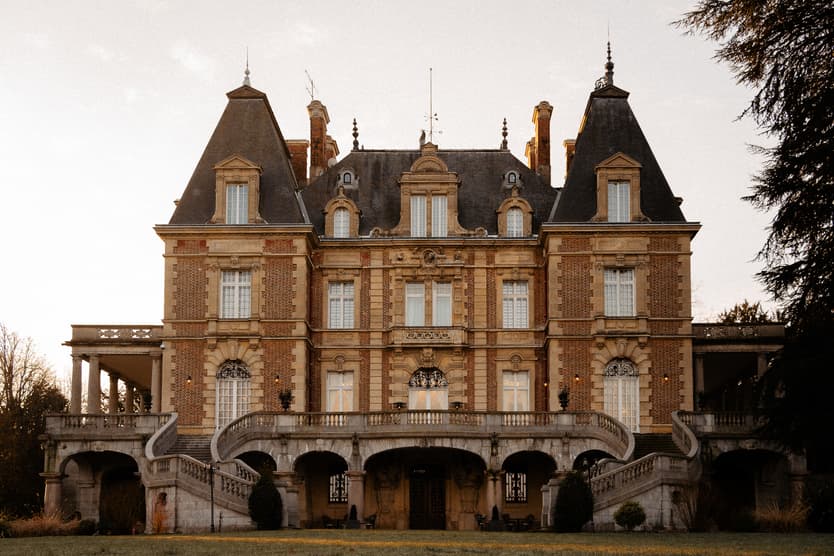Chateau Bouffemont intimate wedding at golden hour