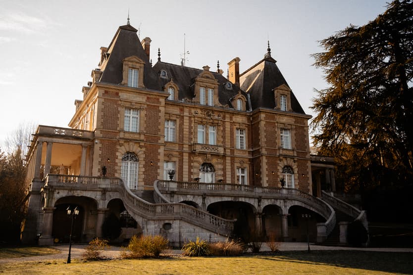 Chateau Bouffemont intimate wedding at golden hour