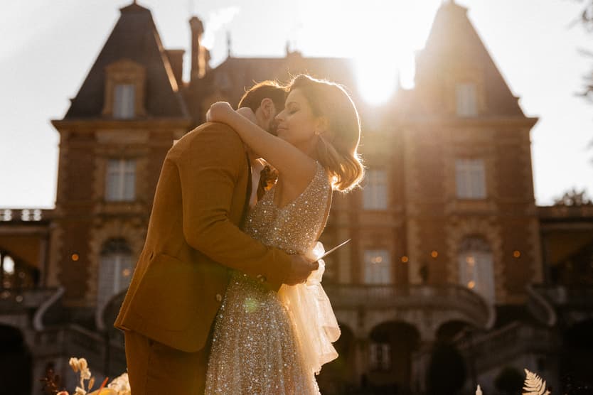 couple elopement castle wedding golden hour ideas