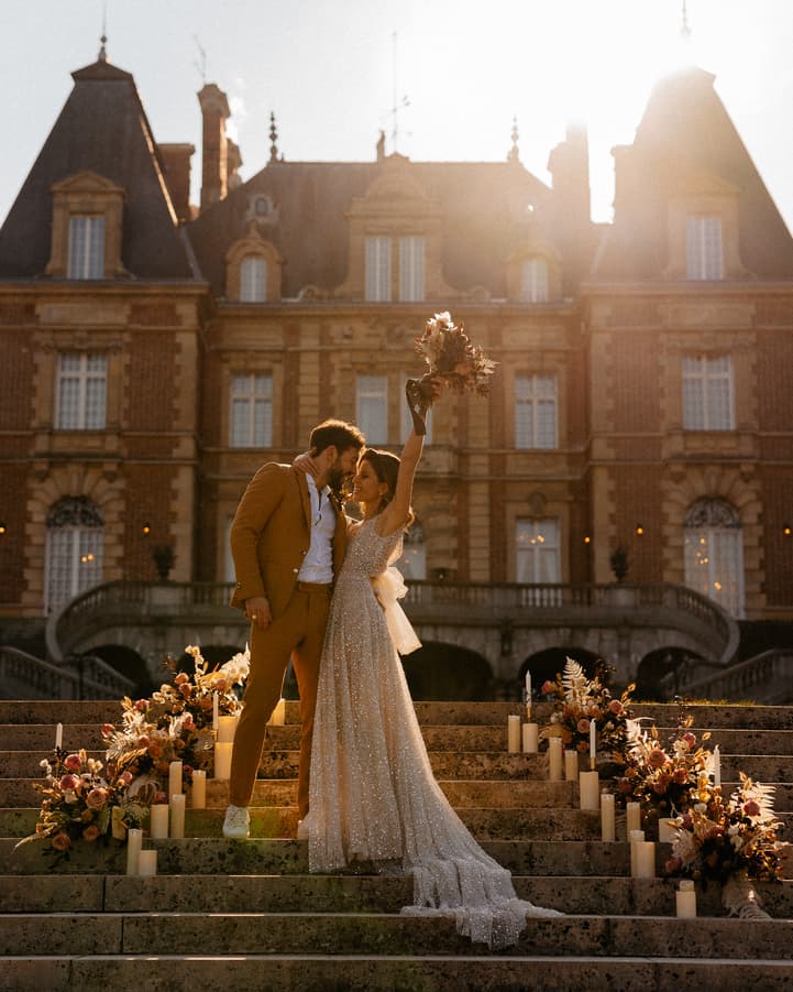 Elopement wedding in castle Bouffemont at golden hour of sunset