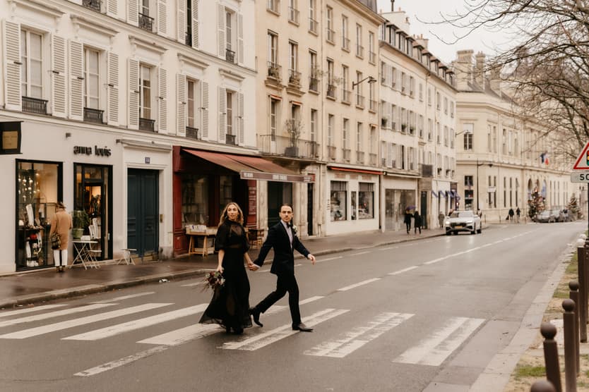 Romantic Wedding Elopement Pictures in Parisian Streets Autumn Time