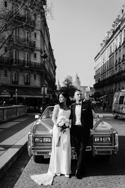 B&W Couple's Wedding Elopement Photoshoot in Paris with Vintage Car