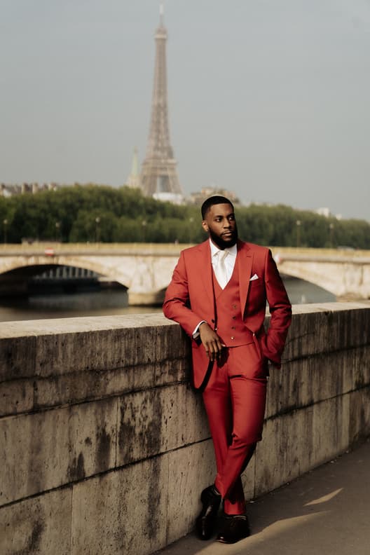 Groom Red Suit wedding photoshoot Pariis
