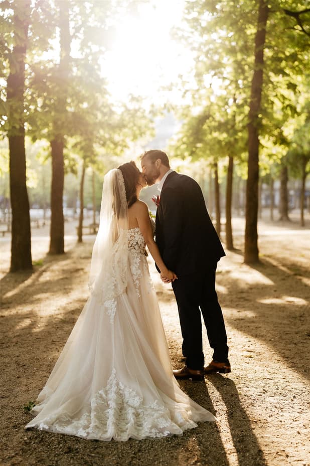 Elopement couple's photos Spring Luxembourg gardens