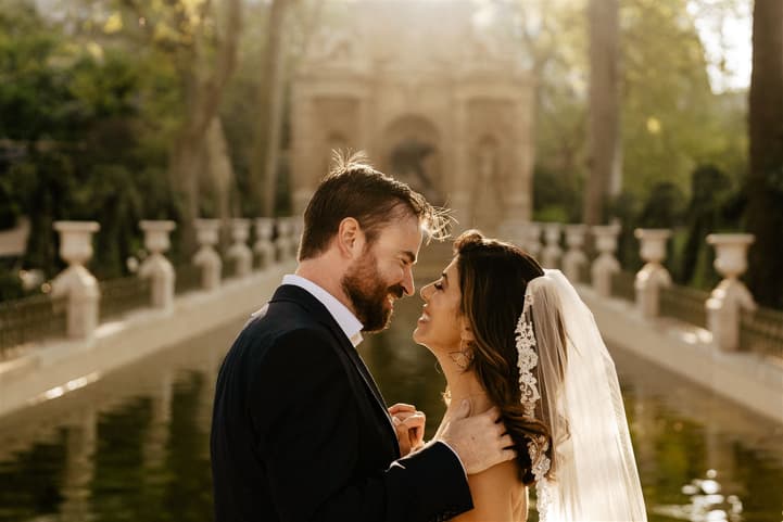Elopement couple's photos Spring Luxembourg gardens