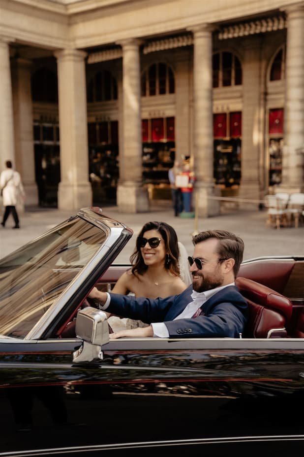 Vintage car wedding couple photoshoot Paris