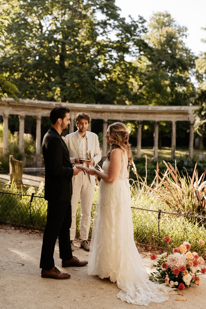 Best Elepement Ceremony Locations in Paris at Parc Monceau