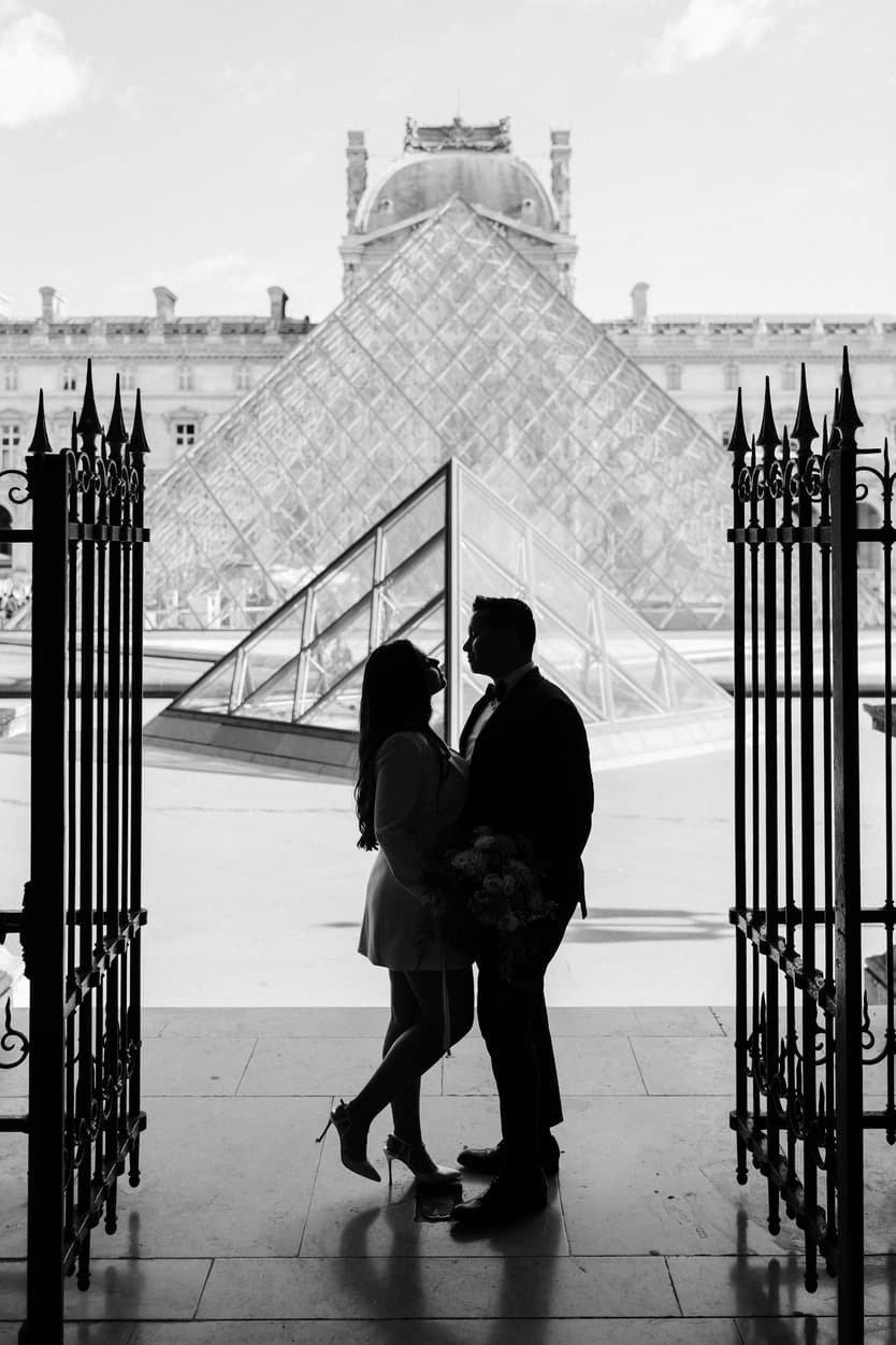 Paris Elopement Packages Elopement Photographer Videographer Louvre couple 
