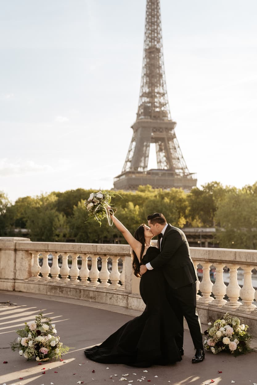 Paris Elopement Packages Elopement Photographer Videographer Bir Hakeim ceremony 