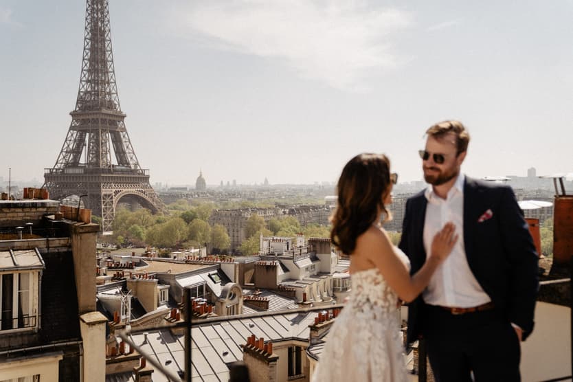 cool couple photoshoot on paris private rooftop