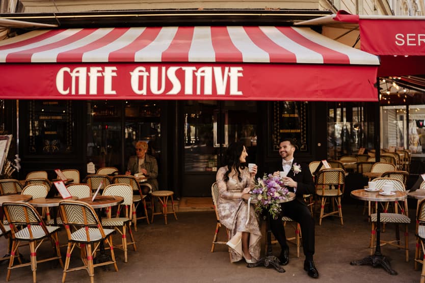 Destination Purple wedding elopement in Paris 