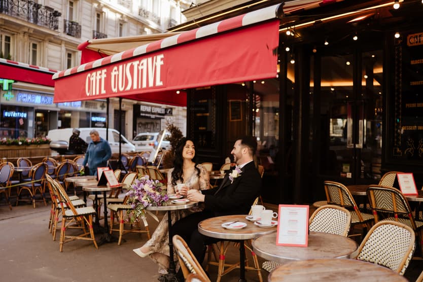Destination Purple wedding elopement in Paris 