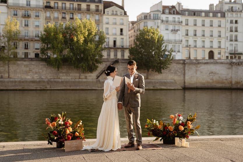 Autumn Elopement wedding by the seine
