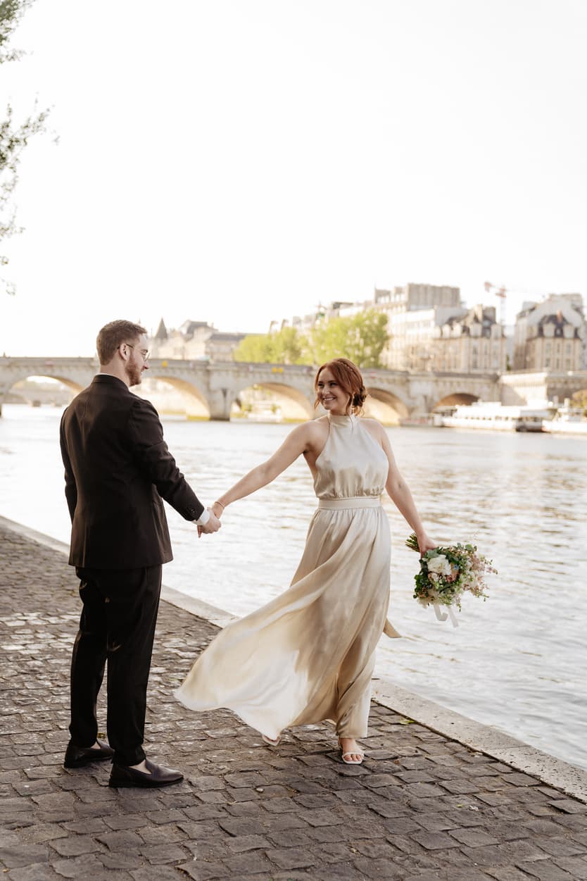 Best Elepement Ceremony Locations in Paris Seine River