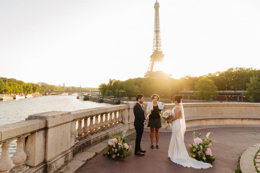 Best Elepement Ceremony Locations Bir Hakeim - eiffel tower view