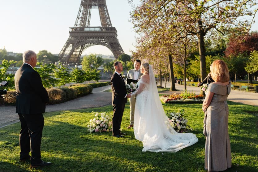 Victoria and Tyler's ceremony in the Trocadéro gardens with their two family guests and the Eiffel Tower