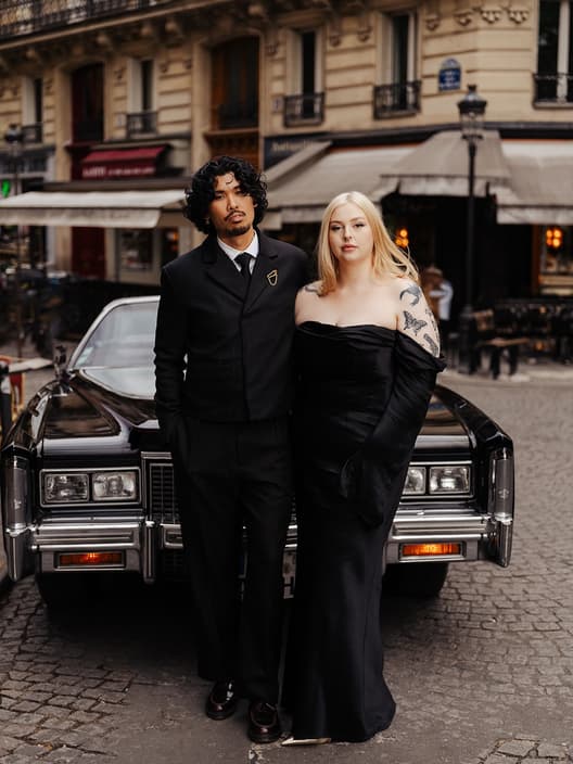 When you decided to elope in Paris, against all norms and conventions with a black dress & vintage car 🖤🖤🖤